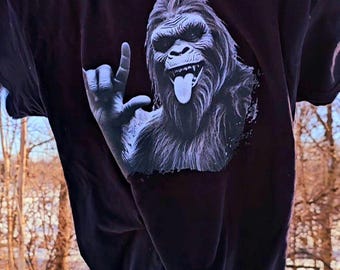 Camiseta divertida de Pie Grande con abducción alienígena: Camiseta de OVNI críptico