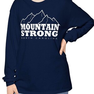 North Carolina Mountain Strong långärmad t-shirt med bekväma färger bild 4