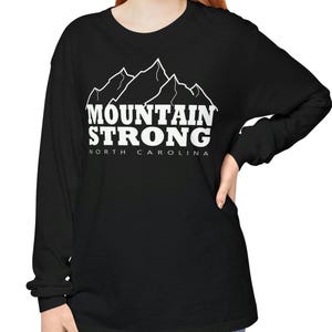 North Carolina Mountain Strong långärmad t-shirt med bekväma färger bild 7
