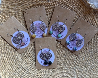 Boucles d'oreilles bohèmes hypoallergéniques en pierres naturelles | Fait main | Onyx, agate, ambre, quartz, lapis-lazuli