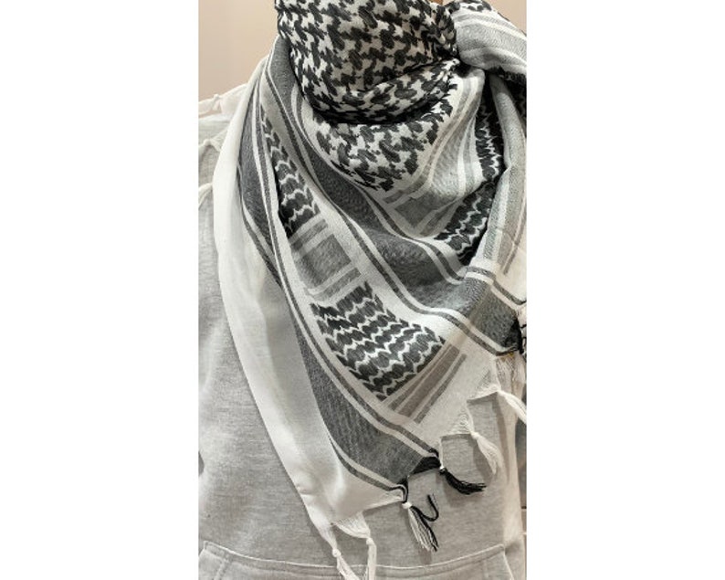 Palestine Scarf, Palestine keffiyeh, Palestine shemagh, 100% cotton, Palestine fundraiser, traditional black and white zdjęcie 4