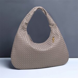 Crescent Women's Bag Braided Dumpling Bag, Fashionable and Versatile Shoulder Bag or Underarm Bag Bild 9