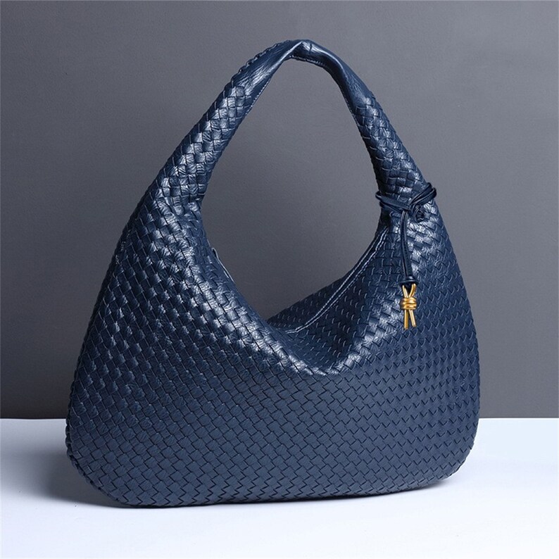 Crescent Women's Bag Braided Dumpling Bag, Fashionable and Versatile Shoulder Bag or Underarm Bag Navy blue