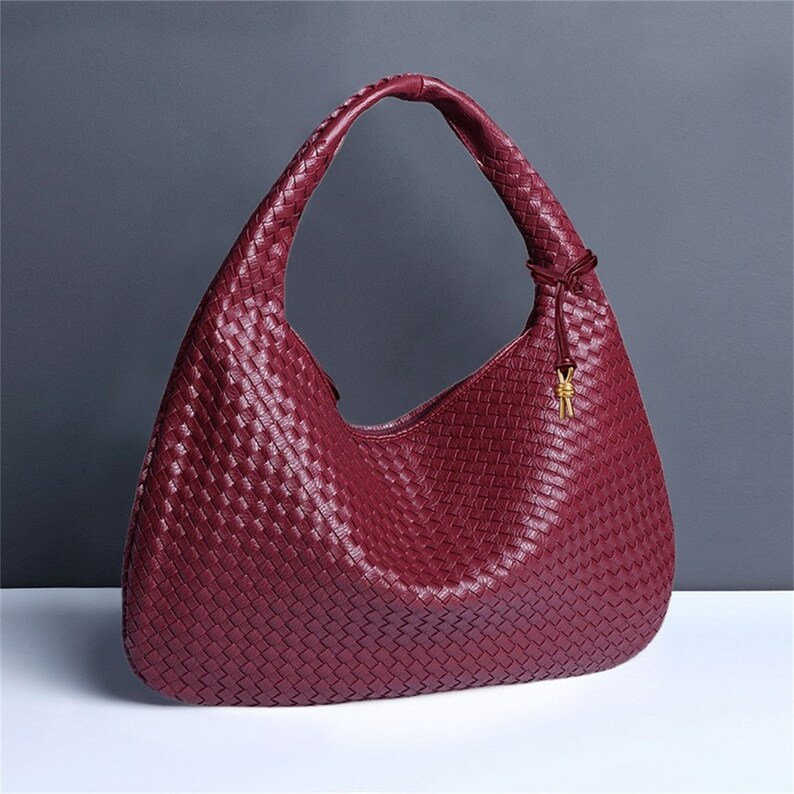 Crescent Women's Bag Braided Dumpling Bag, Fashionable and Versatile Shoulder Bag or Underarm Bag wine red