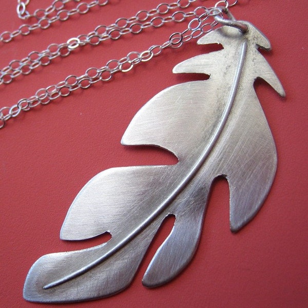 Floating Feather Necklace