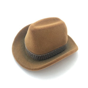 Scatola porta-anelli con cappello da cowboy