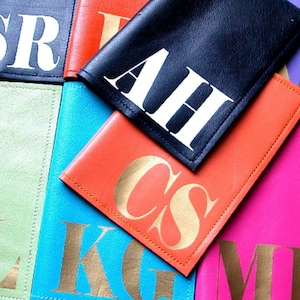 Funda de pasaporte personalizada / Funda de pasaporte de cuero personalizada / Billetera para pasaporte con monograma / Accesorio de viaje personalizado