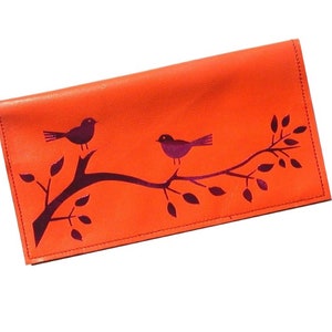 Funda para chequera de cuero Berri Birds On A Branch, porta chequera de cuero, billetera de cuero para chequera, billetera de cuero