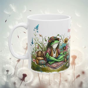 Taza de cerámica blanca con forma de rana animada estilo bohemio, taza de té para amantes de la naturaleza, taza de café con motivos florales, regalo para introvertidos (11 oz, 15 oz)