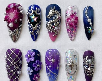 Unghie finte fatte a mano / Fantasia cyberpunk stravagante / Drago metallico 3D e fiore viola