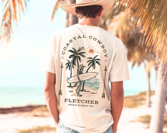 T-shirt kustcowboy – shirt western surfskelet, grafische tee strandcowboy, vintage kustwesterse stijl, shirt Gulf & Grit Co.