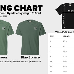 K&ouml;nnte beinhalten: Gr&ouml;&szlig;entabelle f&uuml;r ein Unisex-T-Shirt aus schwerem, st&uuml;ckgef&auml;rbtem Stoff in Hellgr&uuml;n und Blaufichte. Die Tabelle enth&auml;lt Ma&szlig;e in Zoll f&uuml;r Brust und L&auml;nge, von Gr&ouml;&szlig;e S bis 4XL. Das Shirt besteht aus 100 % ringgesponnener Baumwolle.