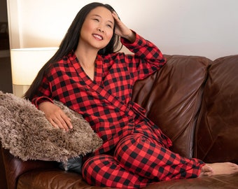 Woven Pajama Set Sewing Pattern, Relaxed Fit, Pocket, Elastic Waist Pant, Long Sleeves, Side Splits, Tie Closures, Size 00-40, Print-At-Home