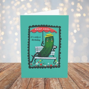 Jolie carte d'anniversaire rétro au cornichon, style vintage, drôle, nostalgique, carte de voeux, carte vierge, joyeux anniversaire, fantaisiste, amateur de cornichons