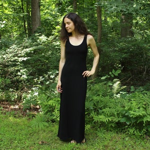 Vestido largo negro de tirantes, largo completo y corte entallado - 100 % cáñamo y algodón orgánico - Hecho a medida - Vestido vegano de verano para mujer hecho de cáñamo