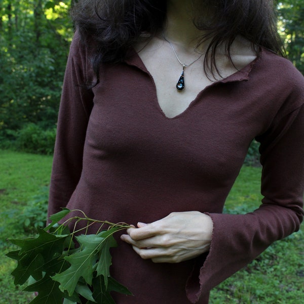 vêtements en chanvre pour femmes - chemise à col en v à manches longues cloche - 100% chanvre et coton biologique - fait sur mesure sur commande - teint à la main