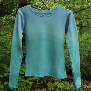 sky and sea - one of a kind hand dyed blue green long sleeve form fitting fleece shirt - 100% hemp and organic cotton - size xxs 0 - 2