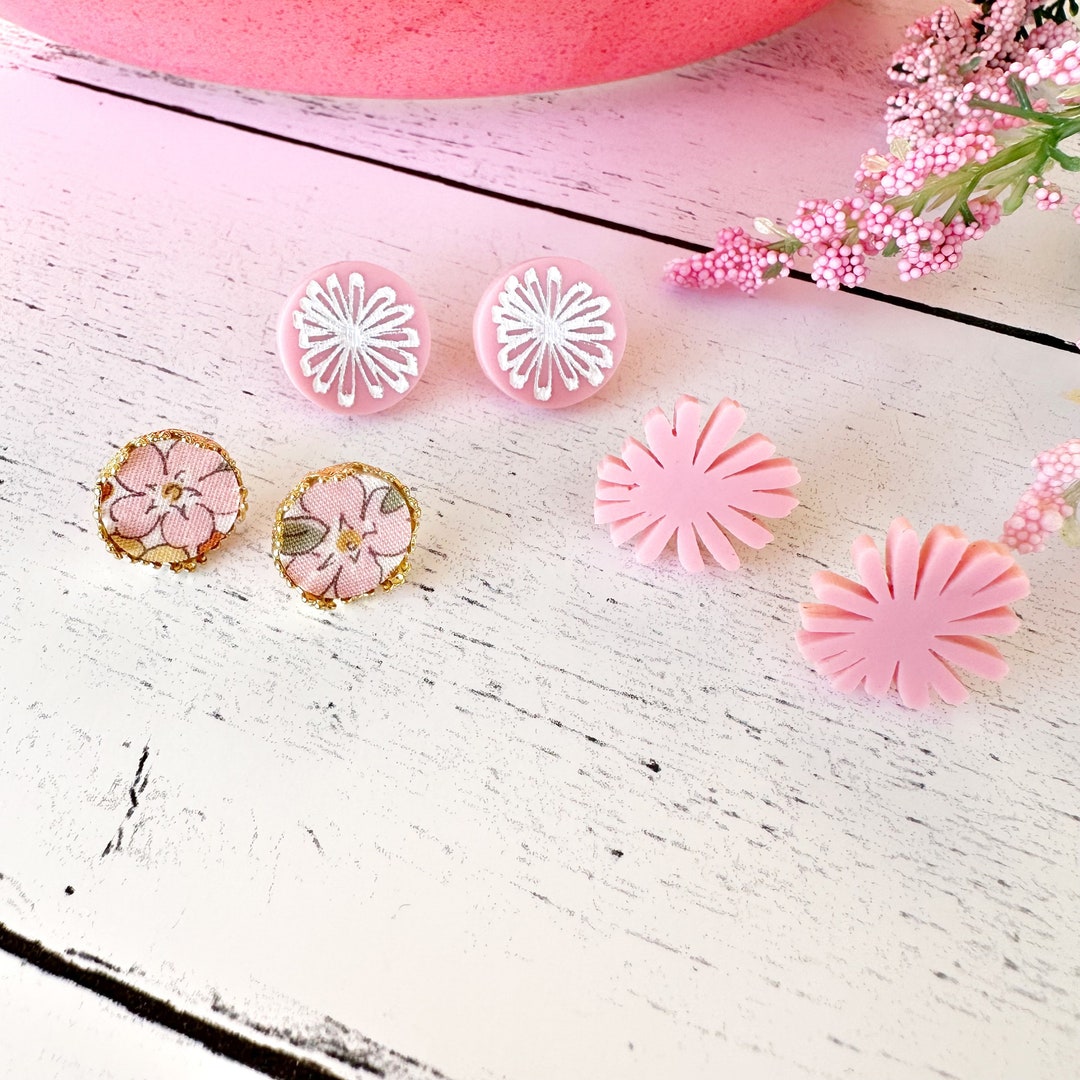 Trio Set of Pyrex Pink Daisy Acrylic & Fabric Studs: Matte Pink W ...