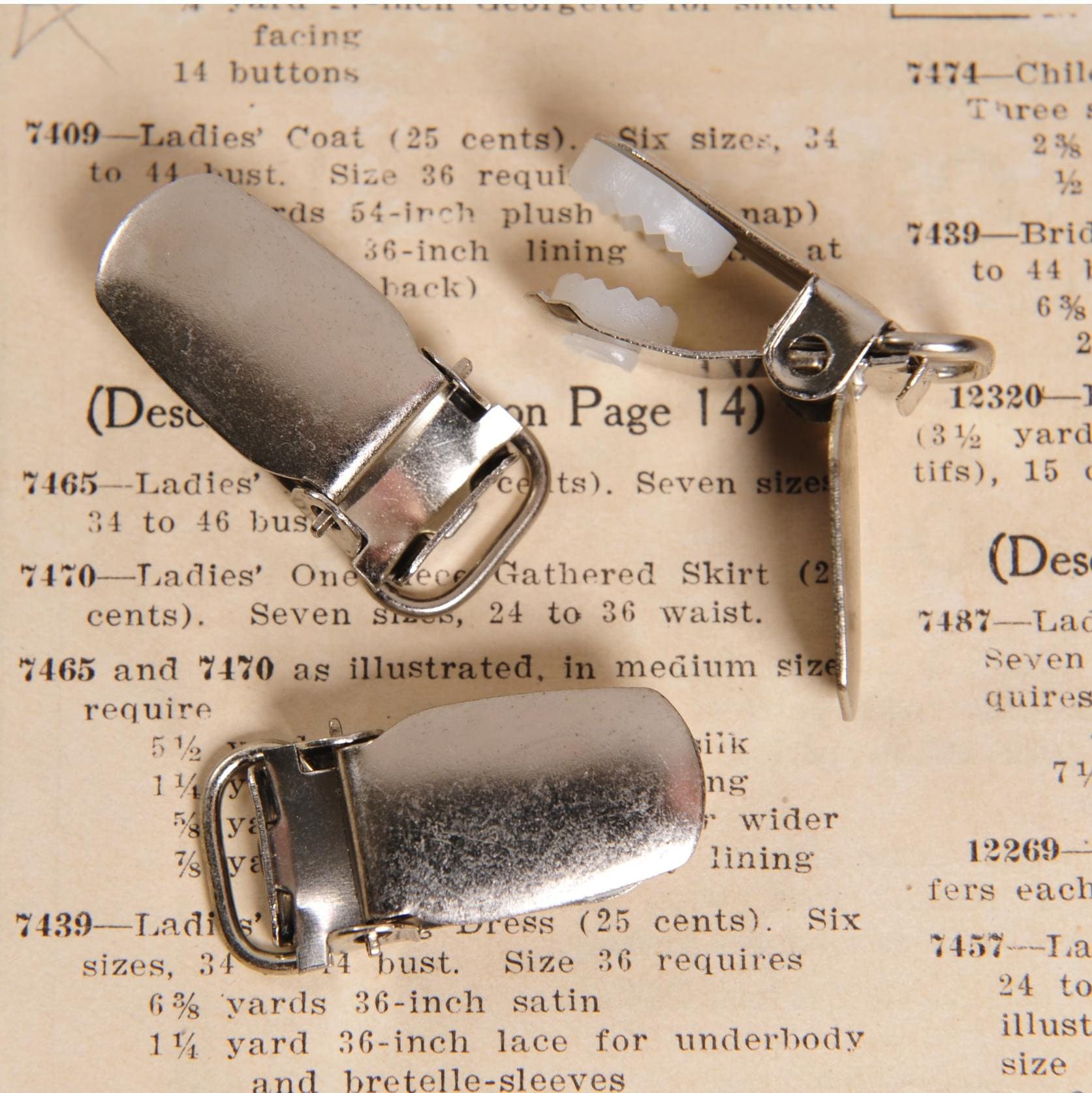 Clips de tirantes sin níquel con inserciones de plástico (MSC10S