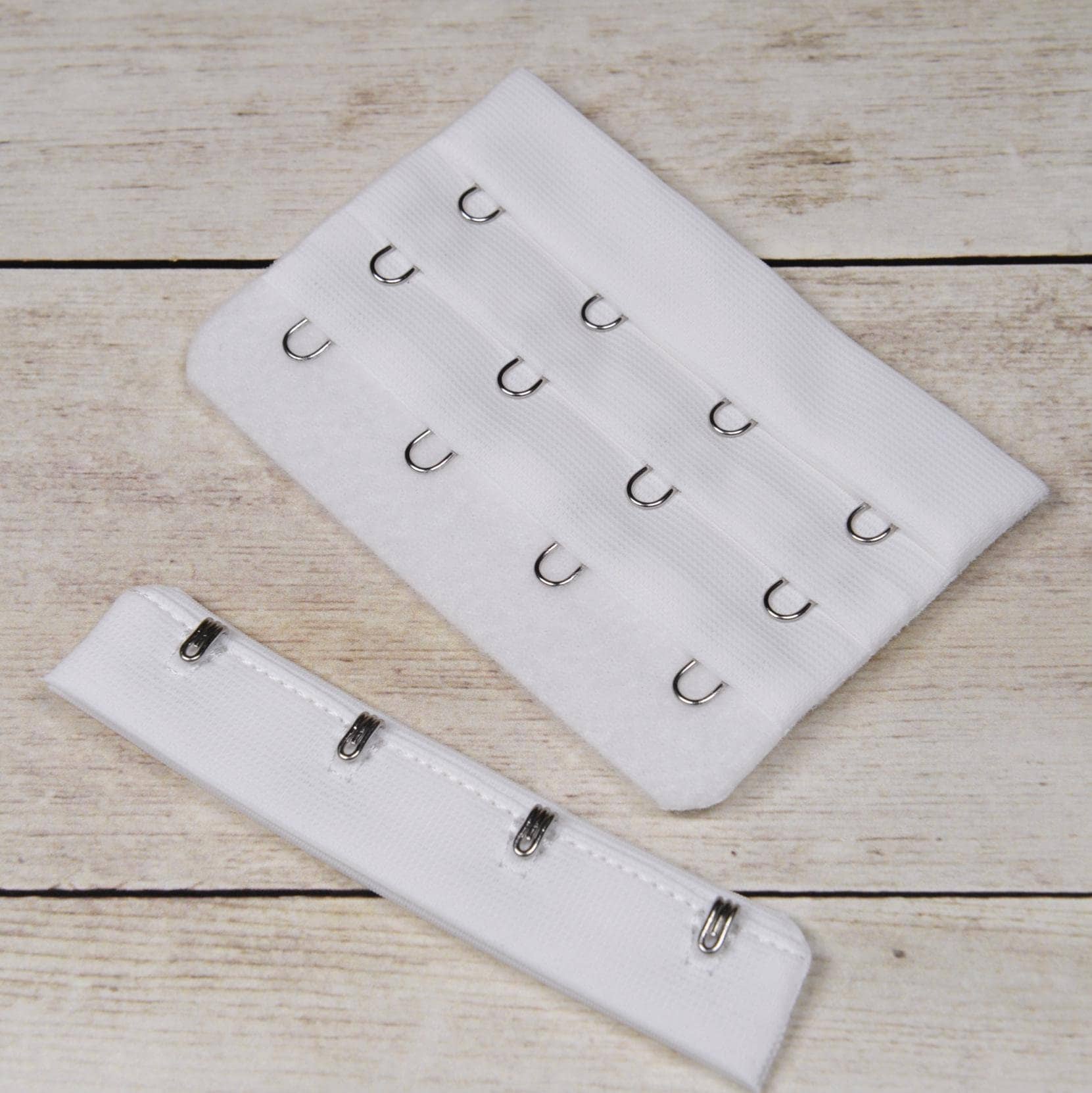 Dyeable White Bra Hook and Eyes - 4 rows - 3 Wide (HE134W)