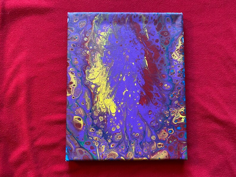 Pintura abstracta acrílica para verter y girar púrpura, amarillo y rojo imagen 1