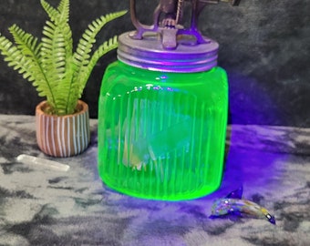 Vintage Anchor Hocking Uranium Glass w/Elgin Butter Churn