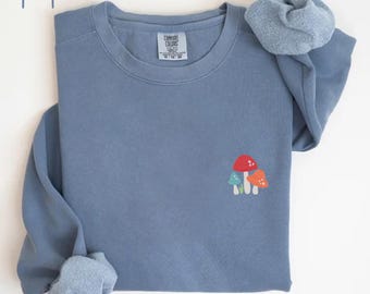 Embroidered Mushroom Sweatshirt, Cottagecore Sweatshirt, Botanical Sweatshirt, Mushroom Lover Sweater, Comfort Color Sweatshirt