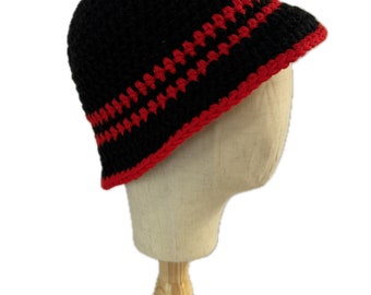 Crocheted Bucket Hat in black with red stripes - Size Regular