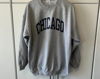 Vintage Gildan Chicago Sweatshirt Mens Large Gray Crewneck Fleece Pullover