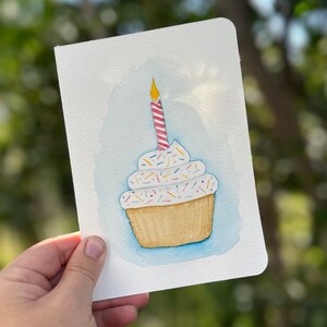 Cartões de primeiro aniversário, cartões de lembrança artesanais, conjunto de presente de cartão de aniversário, presente para mãe de criança pequena, cartão de cupcake de aquarela, cartões festivos