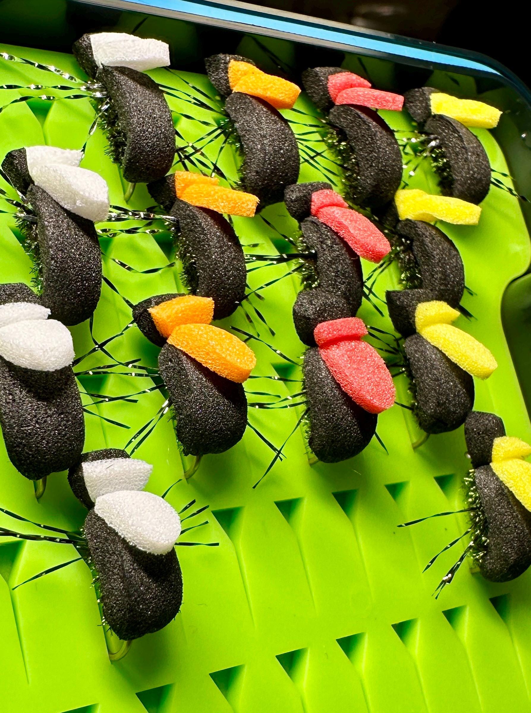 3 MOSCHE DI TROTA SECCA IN SCHIUMA DI SCARABEO NERO taglia 8,10 3 MOSCHE DI TROTA SECCA IN SCHIUMA DI SCARABEO NERO taglia 8,10