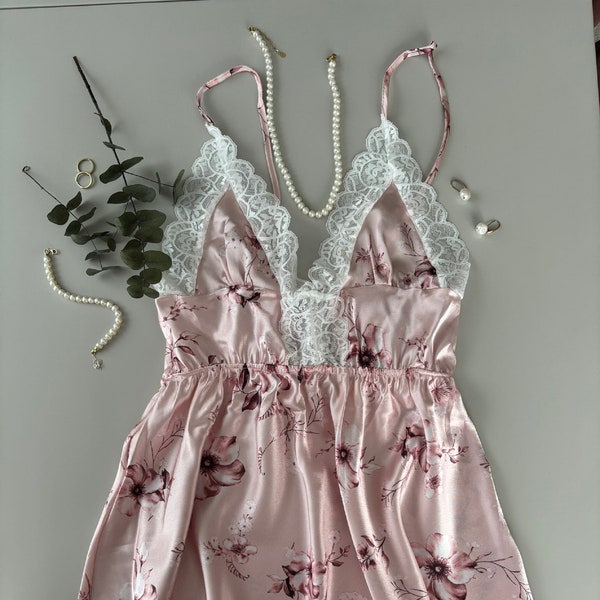 Chemise de nuit rose rêveuse en satin - Vêtements de nuit de luxe