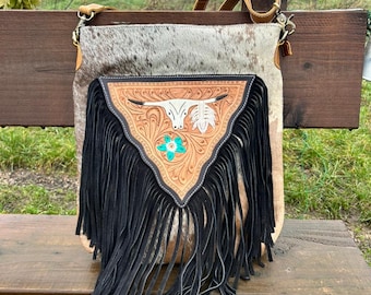 Bolso bandolera de piel de vaca turquesa con flecos: bandolera estilo western de piel repujada