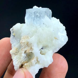 Natural Terminated Aquamarine Crystal from Skardu Pakistan - 39 Grams