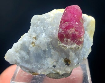 Cristal de rubí sangre de paloma, espécimen de piedra preciosa en bruto (65,85 cts)