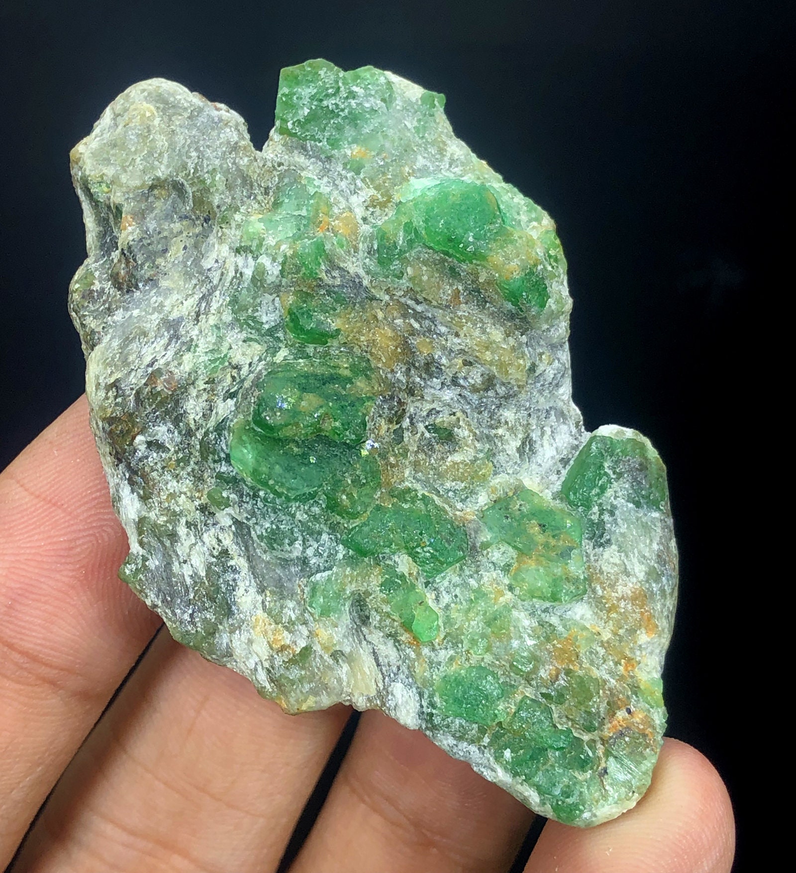 天然グリーンエメラルド標本 エメラルド 原石 ・天然石・鉱物標本 ☆C12☆ その他インテリア