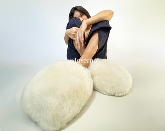 Peruvian Alpaca Unisex fur slippers “Nubecitas” White —Fluffy winter slippers — Cozy luxury home slippers — Handmade by Peruvian artisans