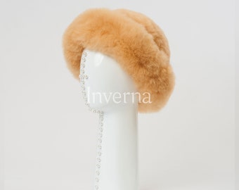 Peruvian Alpaca Luxury Hat "Pacu" — Handcrafted by Peruvian Artisans — Baby Alpaca Fluffy — Chunky Style — Cozy Winter wear — Beige colour