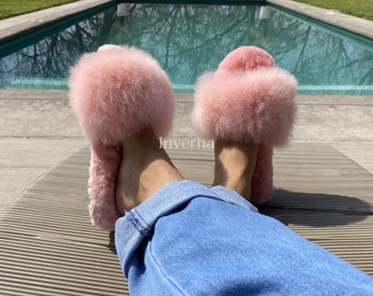 Peruvian Alpaca slippers “Pompones” pink —Fluffy winter slippers — Cozy luxury home slippers — Gift for her — Handmade by Peruvian artisans