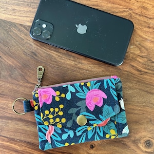 Cartera con tarjetero y cremallera - Rifle Paper Co. Navy Rosa Floral - Lona de lino - EDC Everyday Carry - BESU Handmade