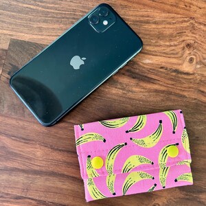 Cartera delgada con doble cierre - Serie Frutas de Verano - Plátano Rosa y Amarillo - BESU - Tarjetero de Regalo de Algodón - Hecho a mano