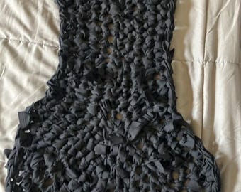 Alfombra de trapo de ganchillo con forma de hueso de perro