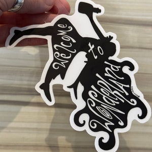 Fallende ALICE Silhouette LARGE ~ Willkommen im Wunderland ~ durchsichtiger Vinyl-AUFKLEBER