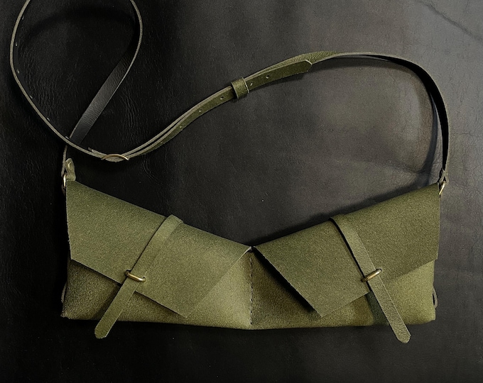 holster bag in green rough-out