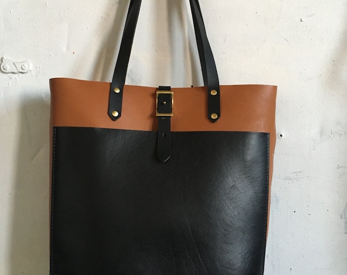 Harbor tote in black and tan