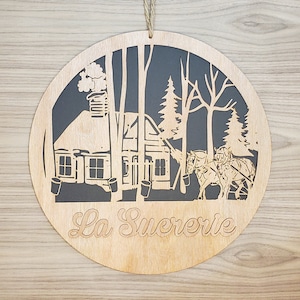 Traditionelle Sugar Shack SVG-Datei - Rustikale Ahornsirup-Ernte-Szene mit Pferden für das Laserschneiden - Digitale SVG Laserdateien