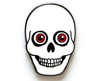 Skull enamel pin