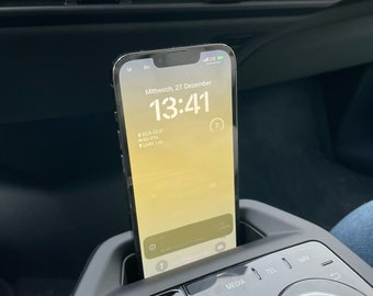 BMW iX iPhone holder USB
