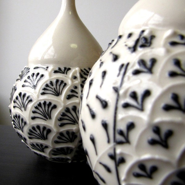 Single Black and White Bud Vase