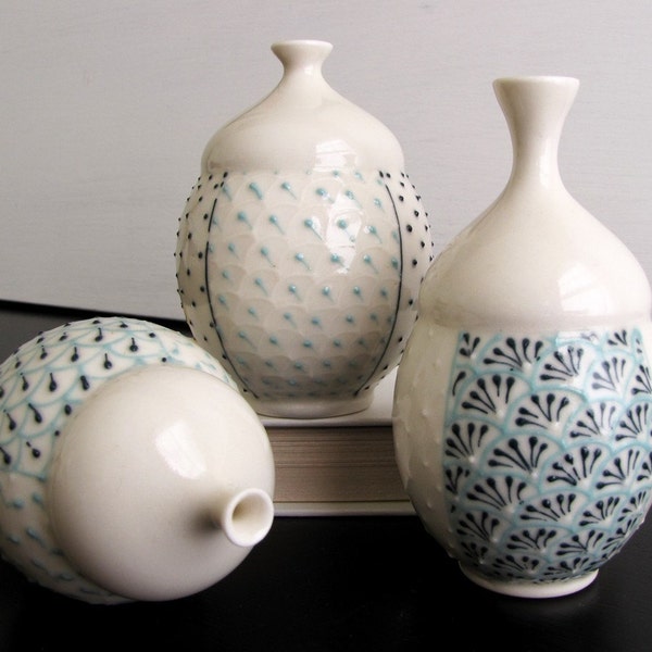 Single Peacock Green Bud Vase